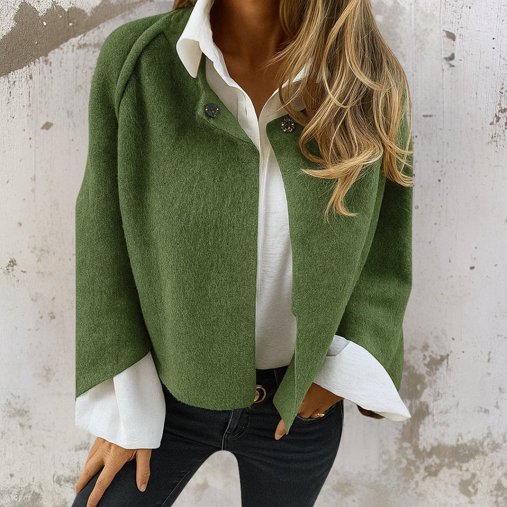 CHAQUETA CORTA ELEGANTE Y CÁLIDA