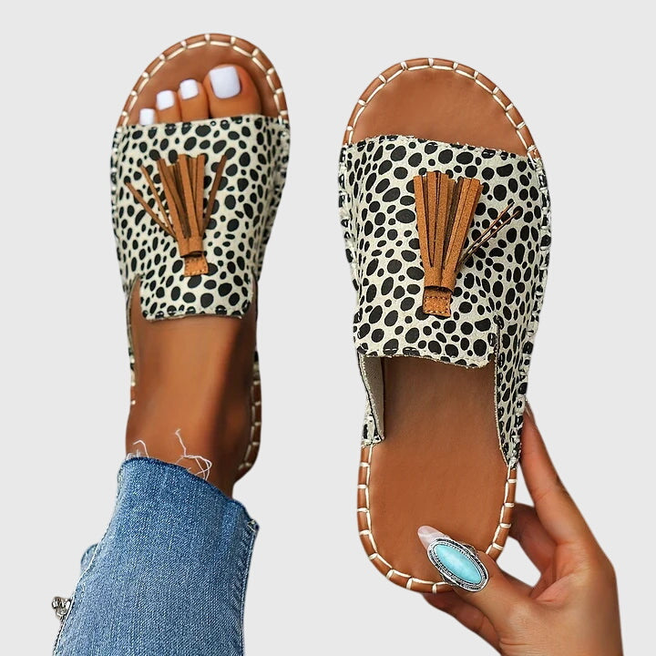 Sandalias bohemias con pompones Pauline
