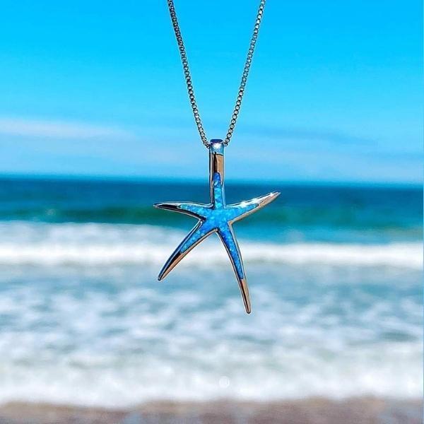 Collar con opalo azul y estrella de mar en plata