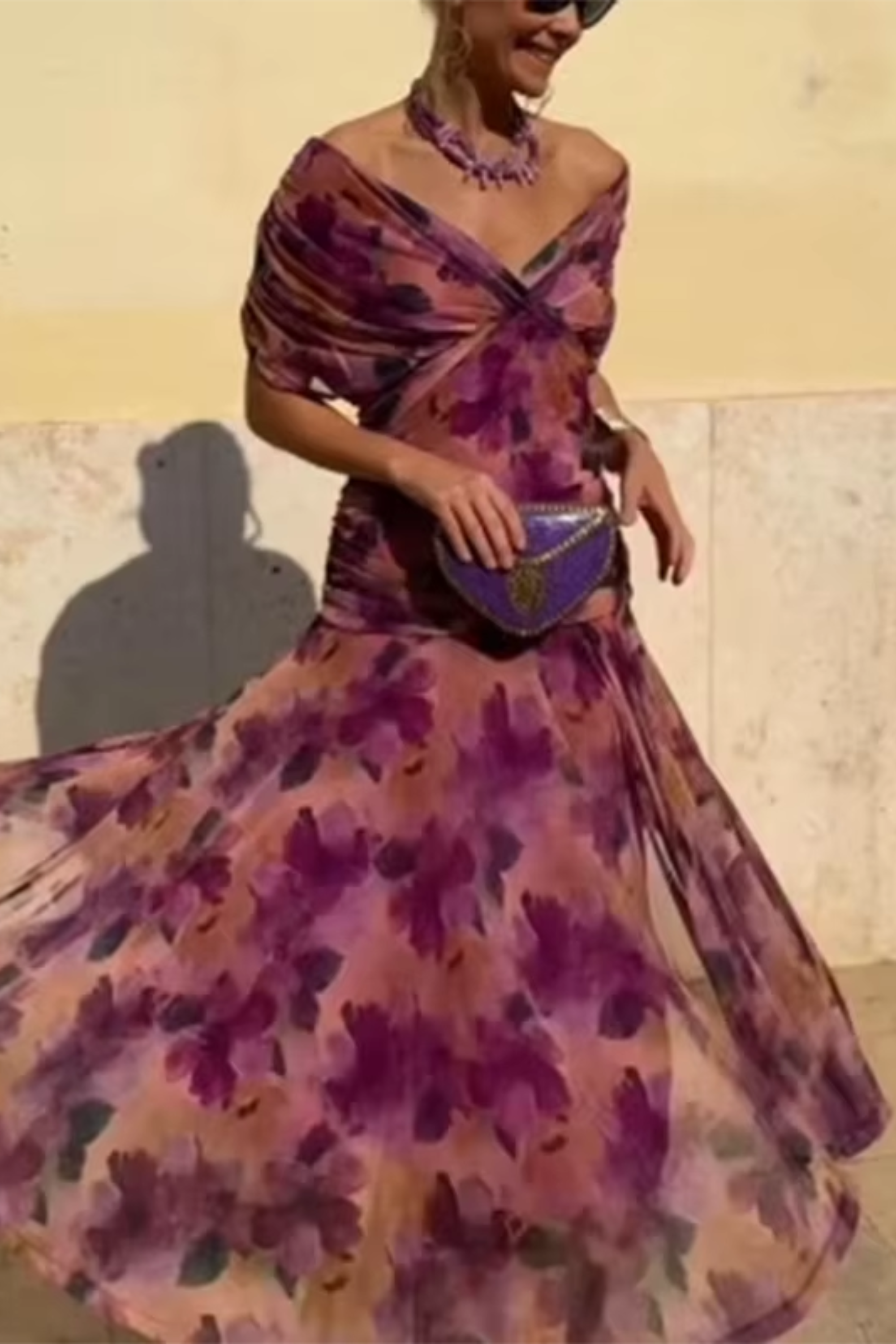 VESTIDO ELEGANTE CON ESCOTE EN V