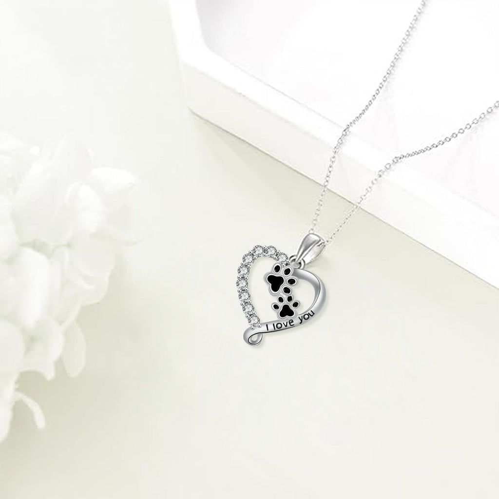 Collar con colgante en forma de corazón y pata
