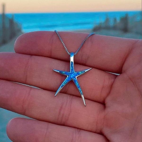 Collar con opalo azul y estrella de mar en plata