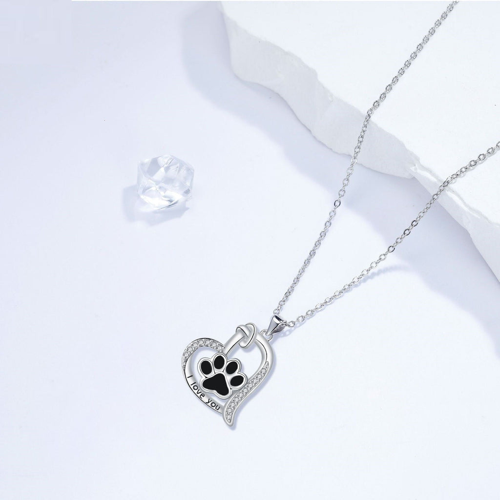 Collar con huella de pata de perro en forma de corazón con circonitas