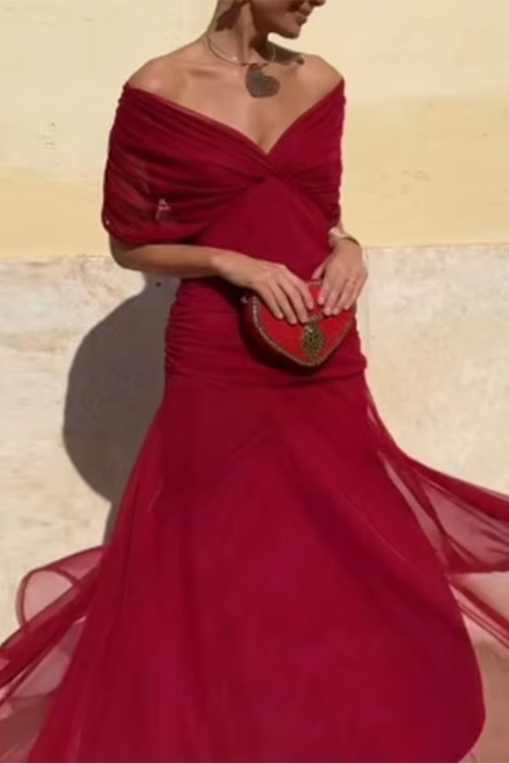 VESTIDO ELEGANTE CON ESCOTE EN V