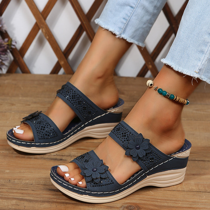 SANDALIAS CÓMODAS CON CUÑA SUSANA