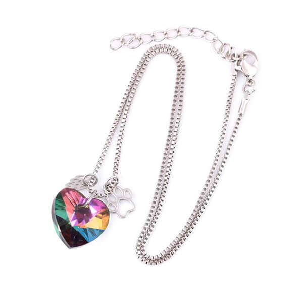 Collar conmemorativo del arcoíris con colgante en forma de corazón