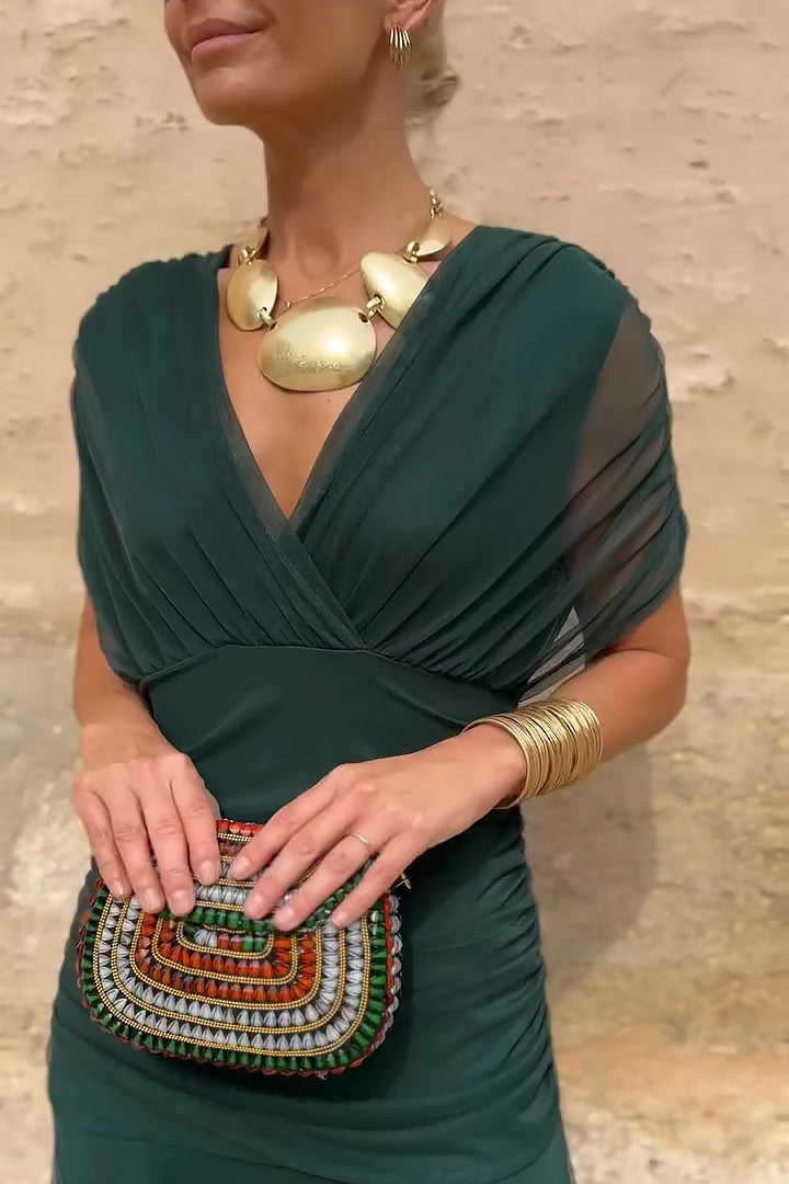 VESTIDO ELEGANTE CON ESCOTE EN V