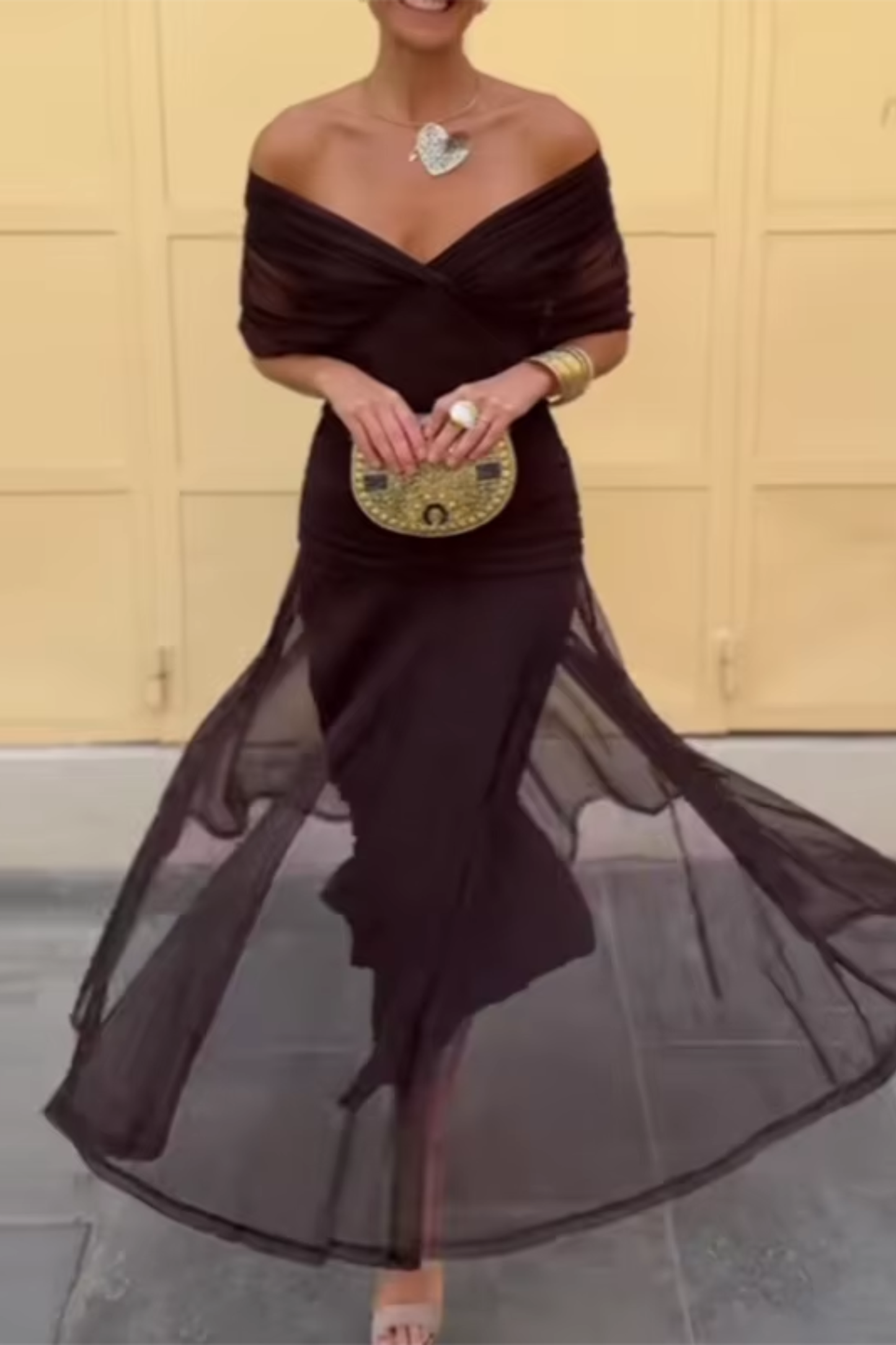 VESTIDO ELEGANTE CON ESCOTE EN V