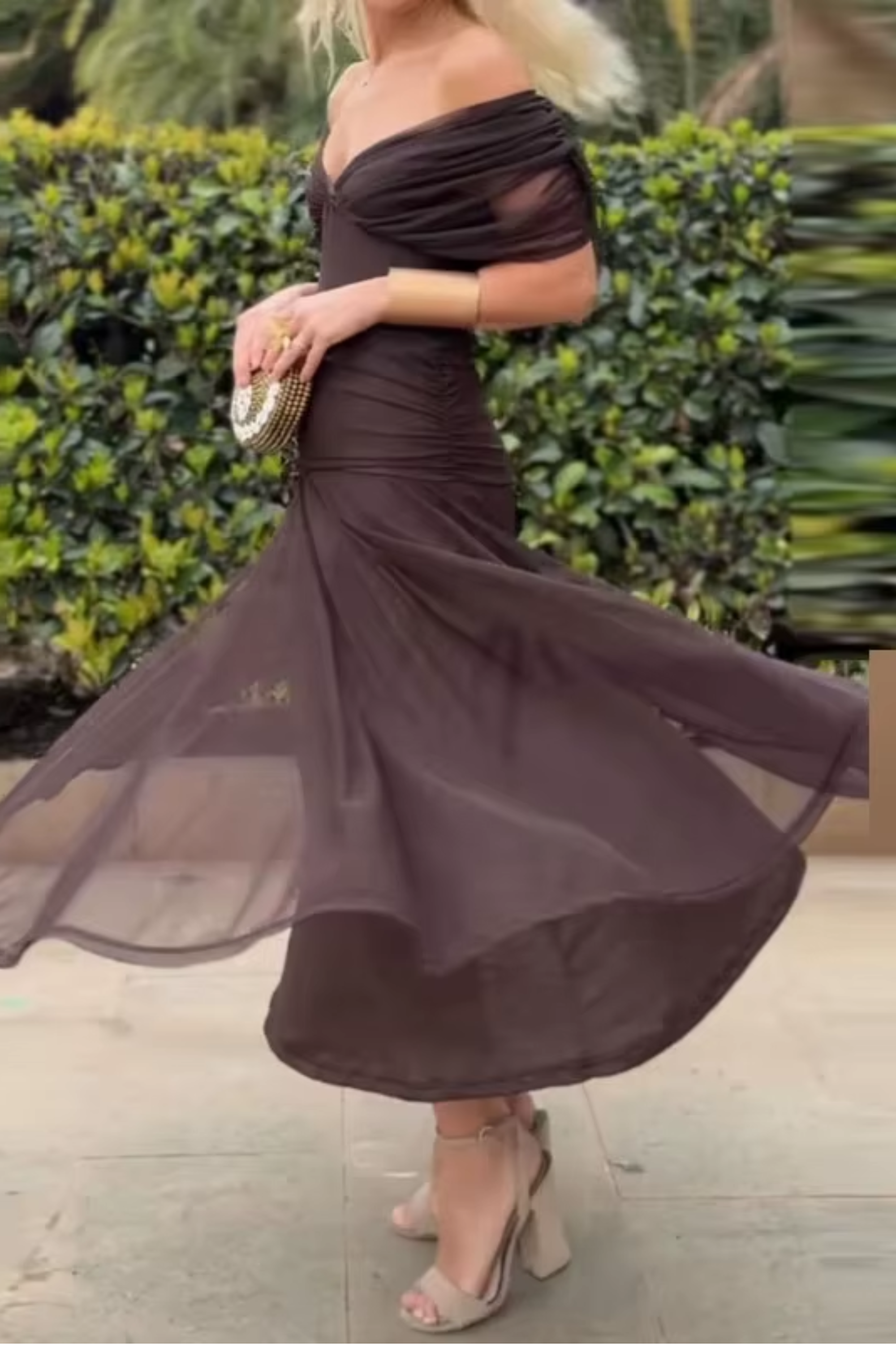VESTIDO ELEGANTE CON ESCOTE EN V