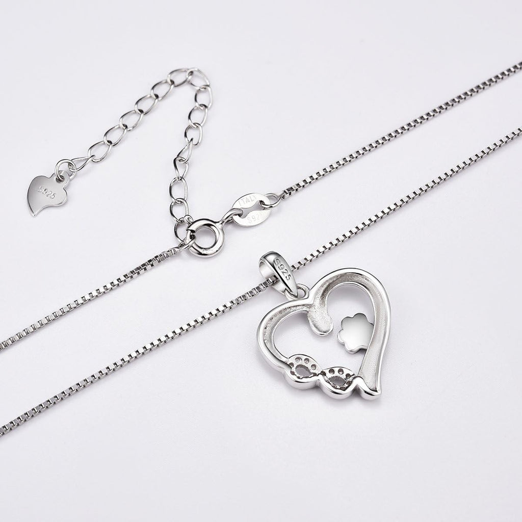 Collar con colgante en forma de pata y corazón con dije de infinito