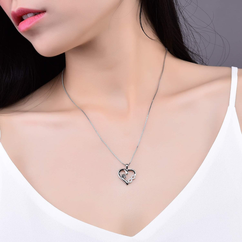 Collar con colgante en forma de pata y corazón con dije de infinito