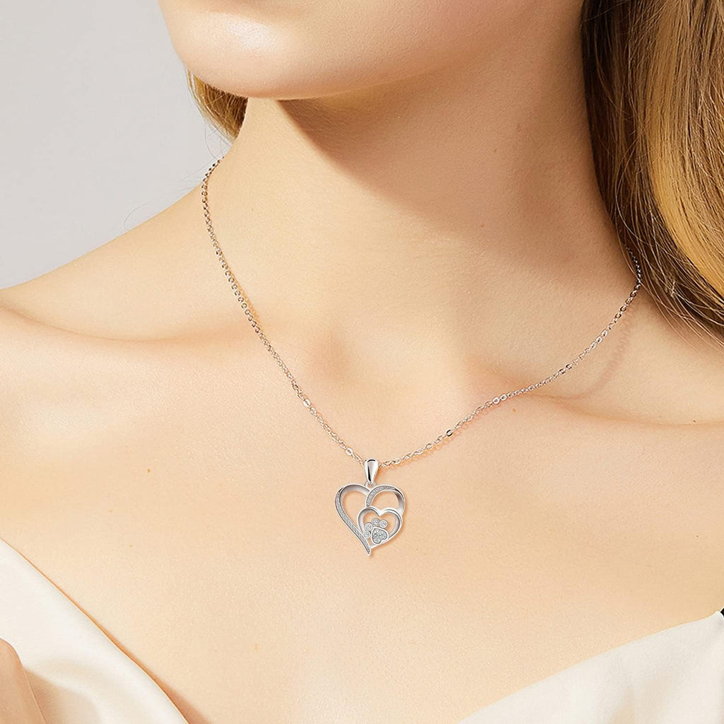 Collar de plata esterlina con huella de pata y corazón con zircones