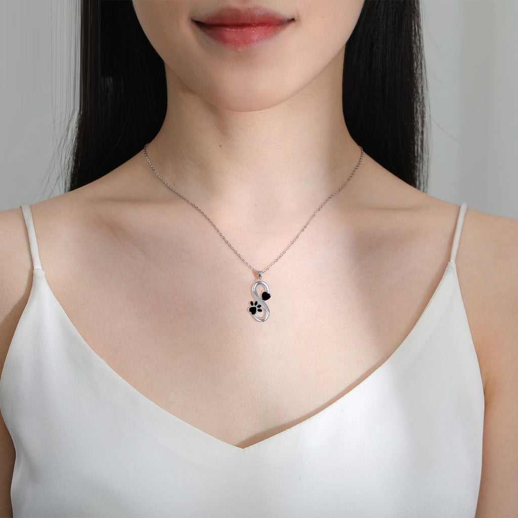 Collar con símbolo de infinito, corazones, huella de pata