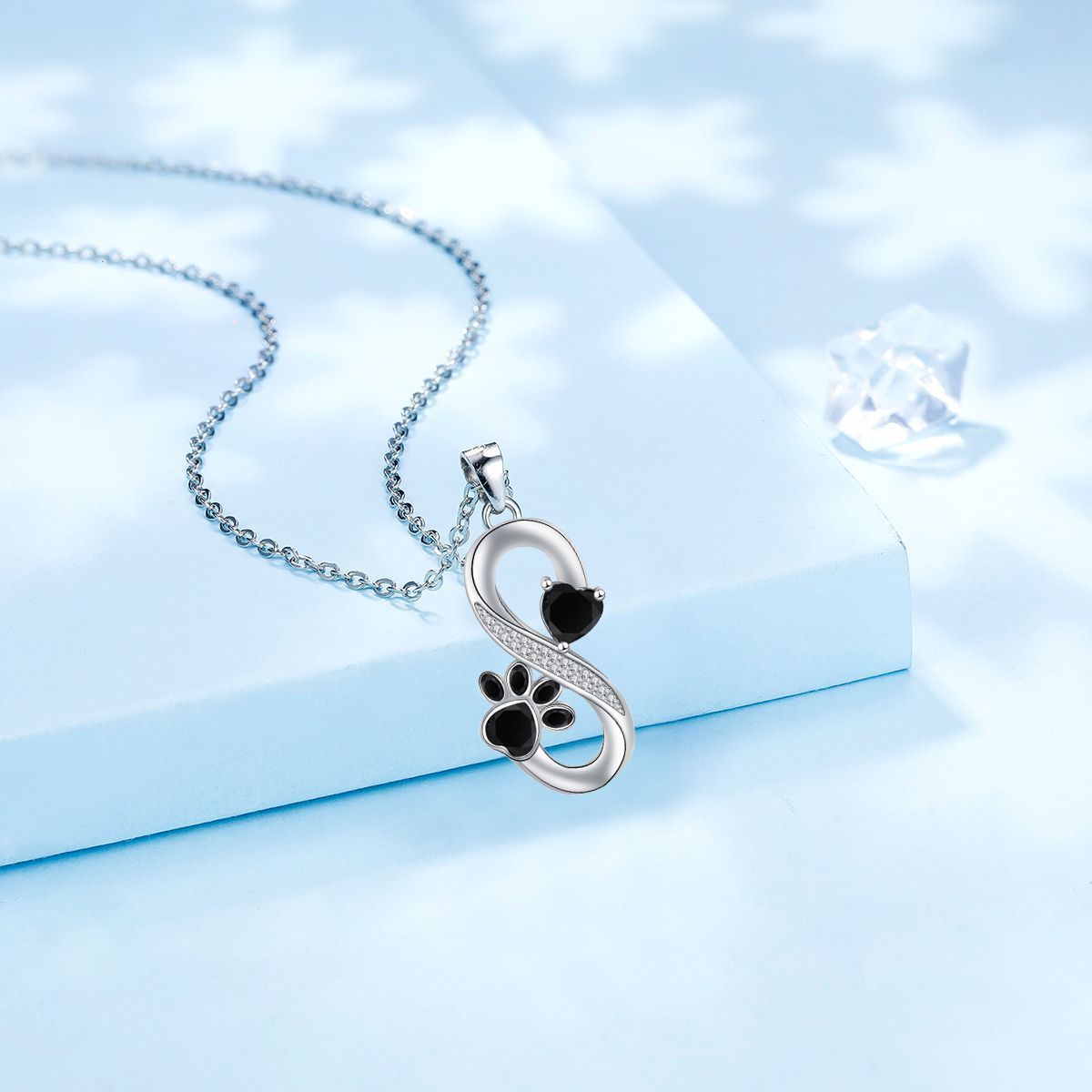 Collar con símbolo de infinito, corazones, huella de pata