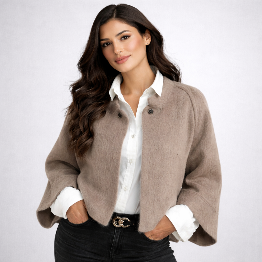 CHAQUETA CORTA ELEGANTE Y CÁLIDA