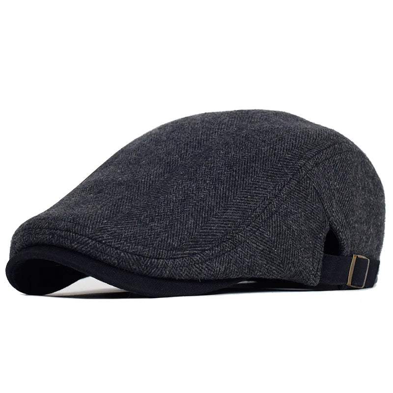 GORRA MODERNA CON PATRÓN DE ESPIGAS