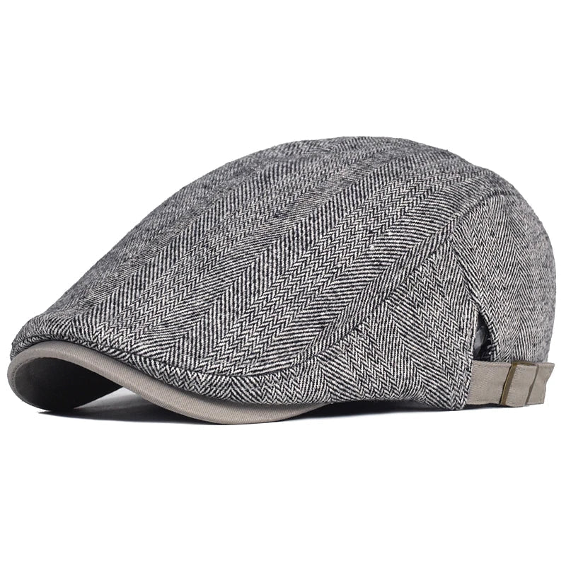 GORRA MODERNA CON PATRÓN DE ESPIGAS
