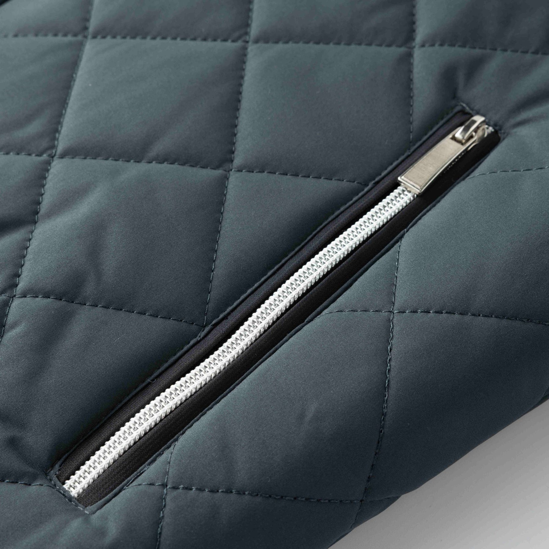 CHAQUETA DE FORRO POLAR A ROMBOS