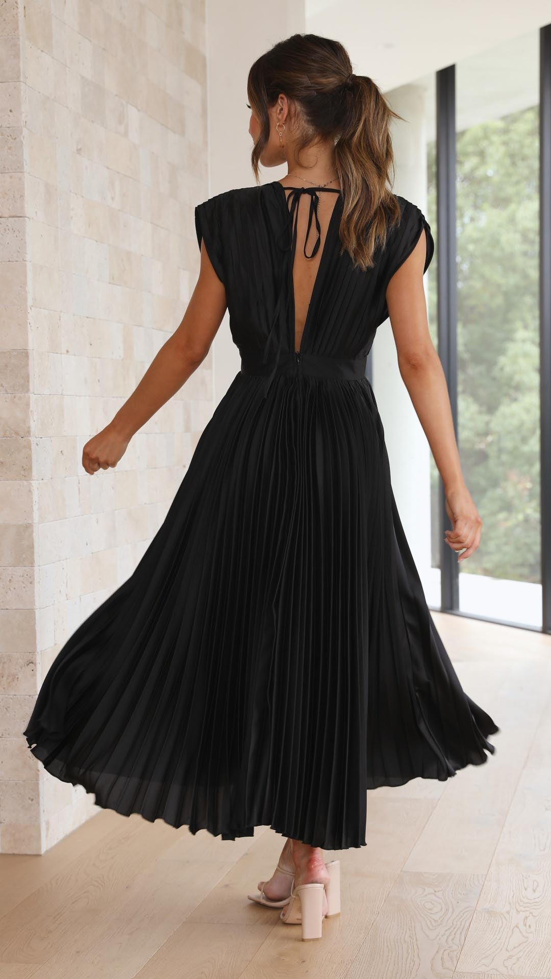 VESTIDO PLISADO ELEGANTE