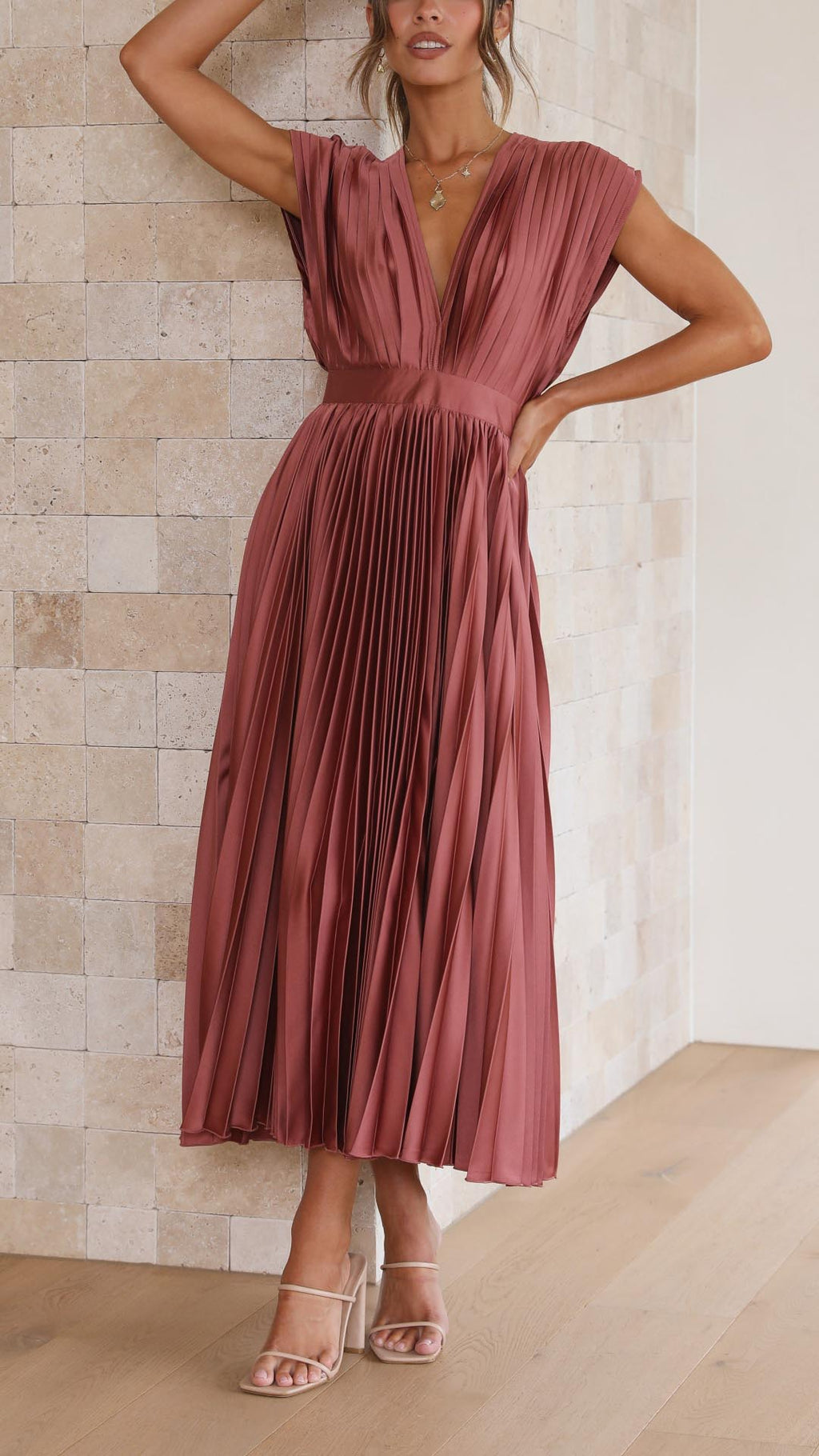 VESTIDO PLISADO ELEGANTE