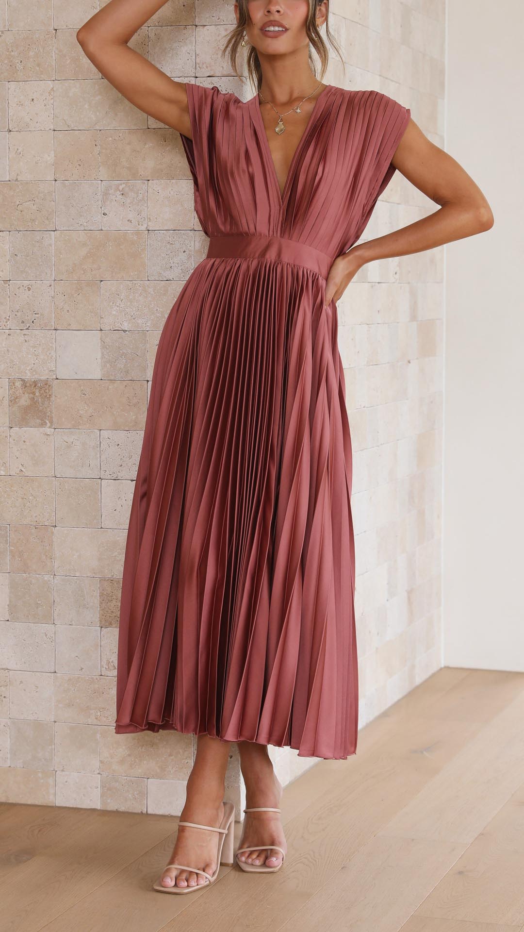 VESTIDO PLISADO ELEGANTE