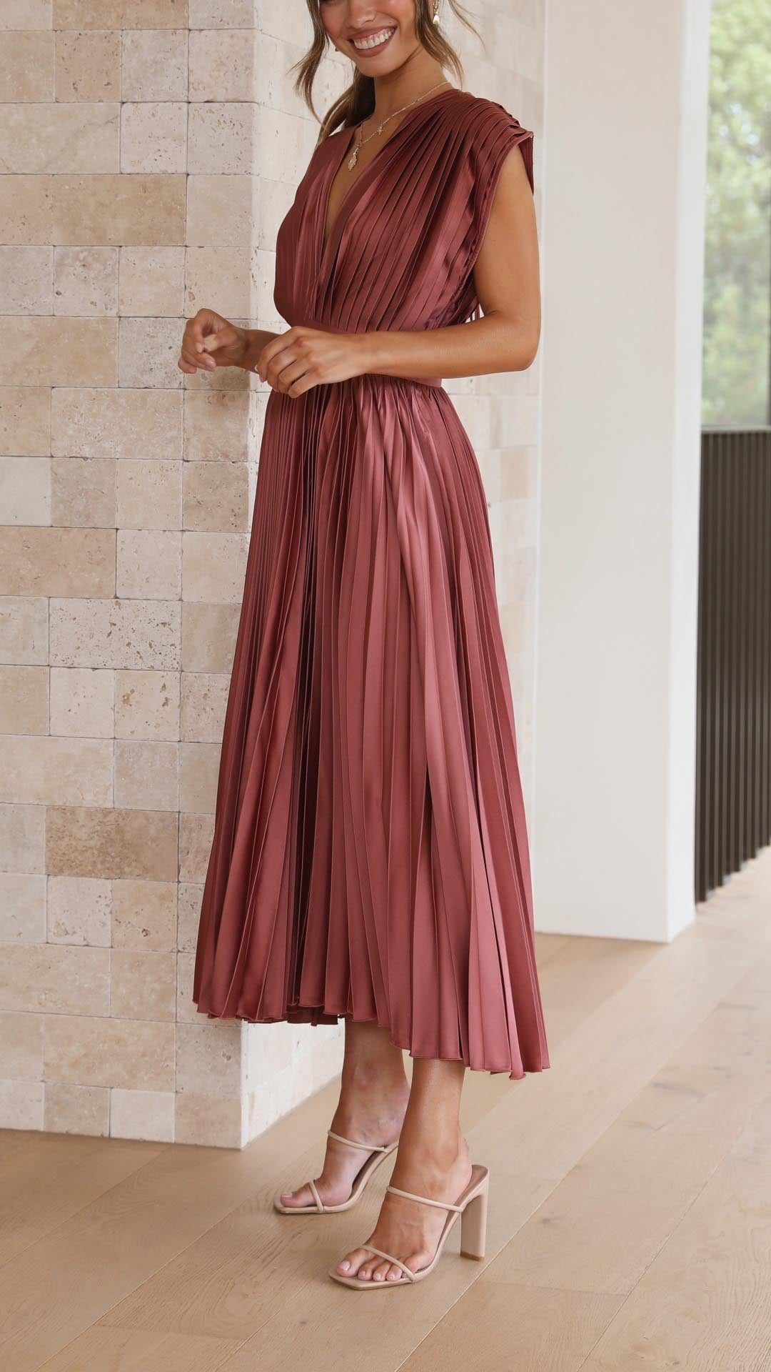 VESTIDO PLISADO ELEGANTE