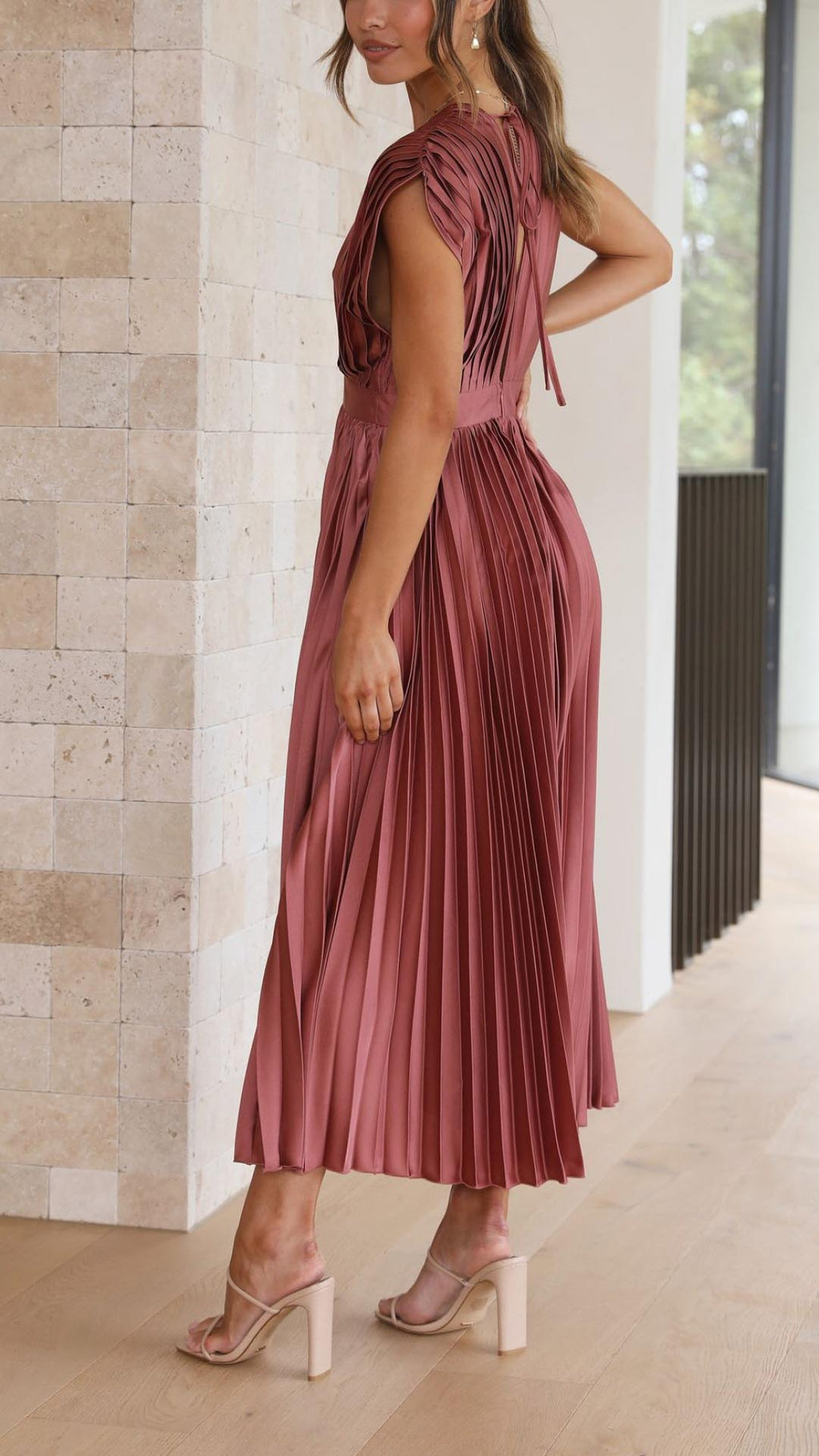 VESTIDO PLISADO ELEGANTE