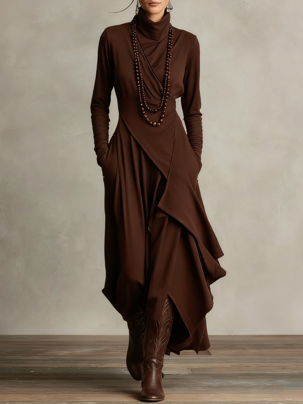 VESTIDO ASIMÉTRICO CON CUELLO ALTO