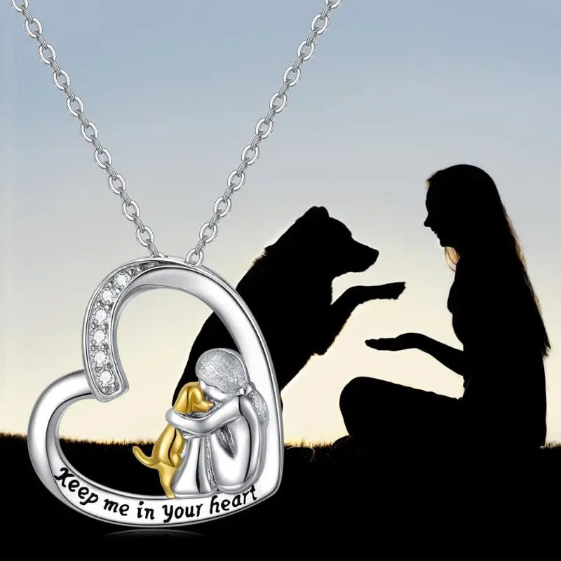 Collar con corazón de plata, con perro y piedras de zirconia