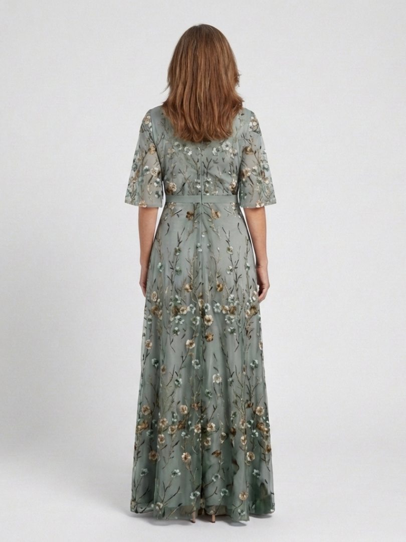 VESTIDO LARGO FLORAL CON MANGAS CORTAS Y ESCOTE EN V