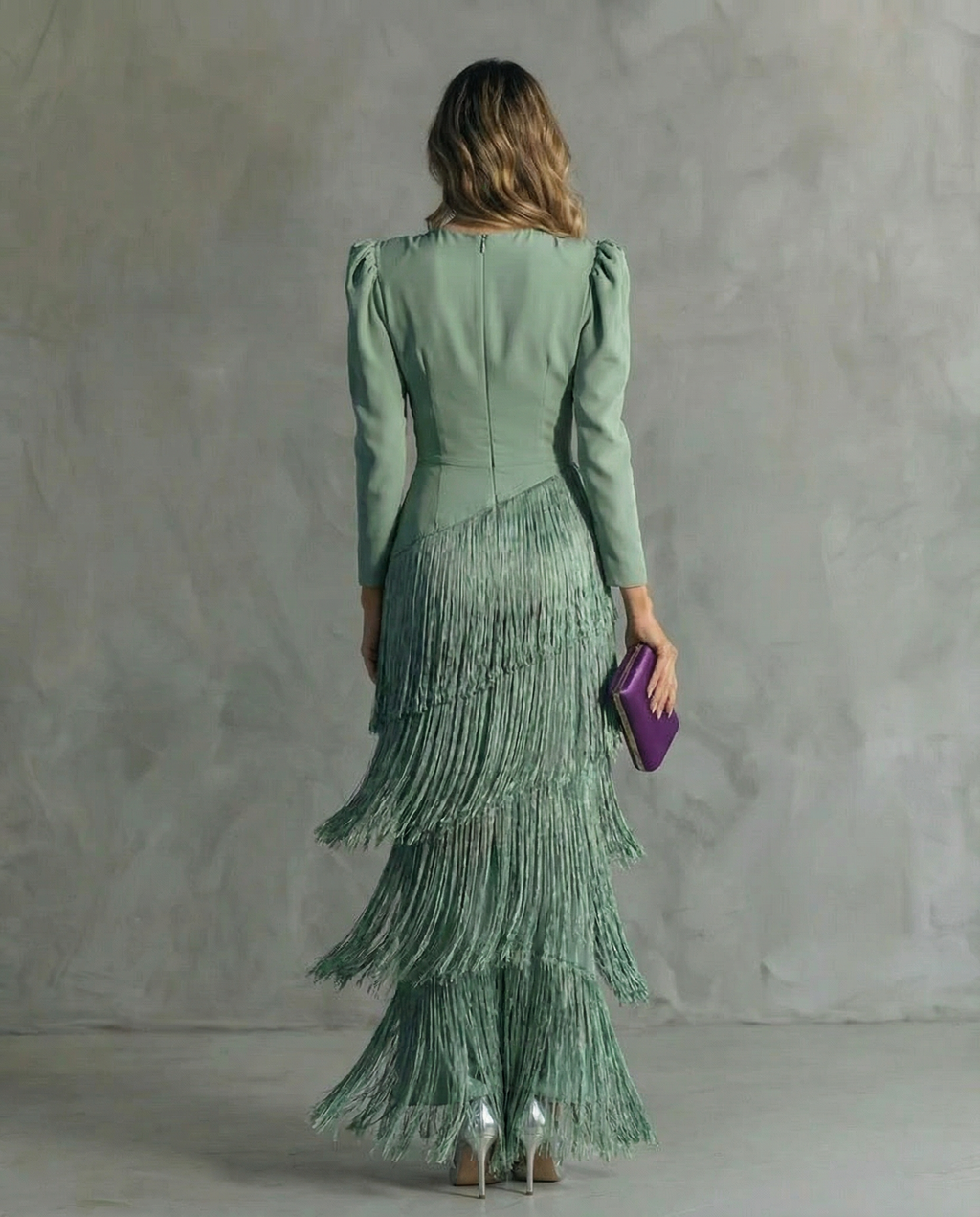 VESTIDO ELEGANTE CON MANGAS DE FLECOS
