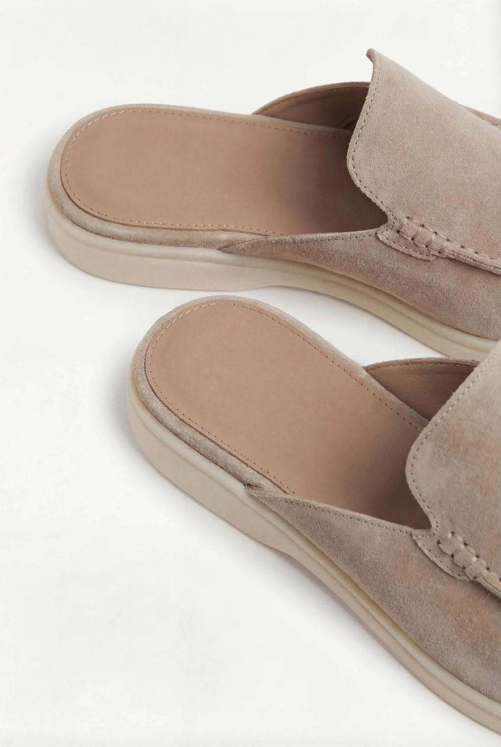 Mule náutico de ante beige