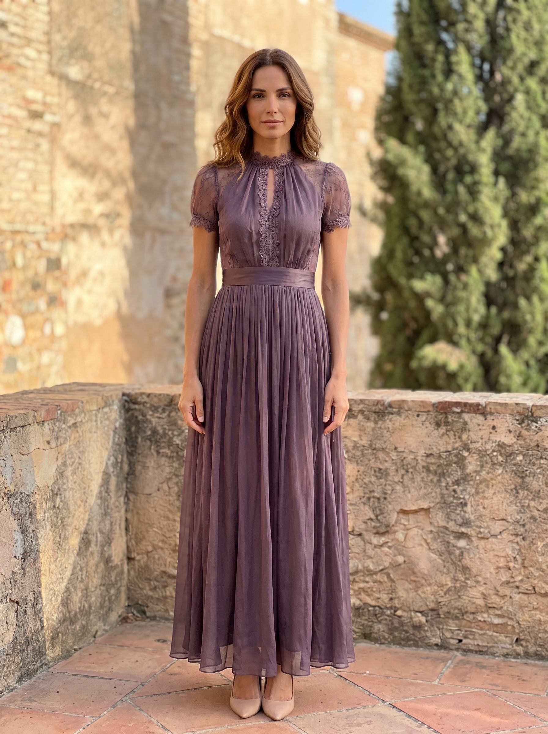 VESTIDO LARGO CON ESCOTE EN FORMA DE LLAVE