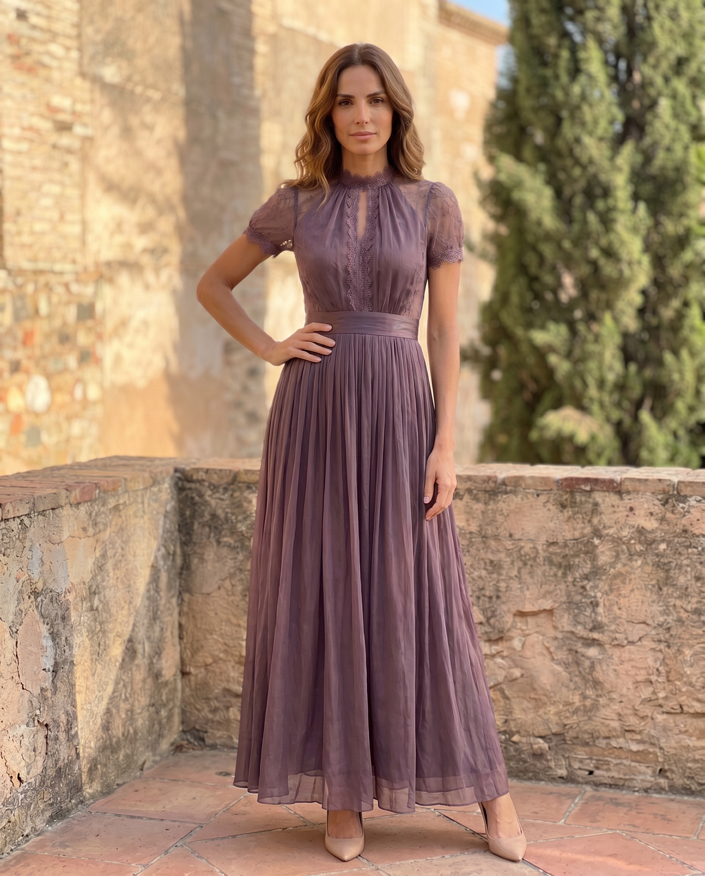 VESTIDO LARGO CON ESCOTE EN FORMA DE LLAVE