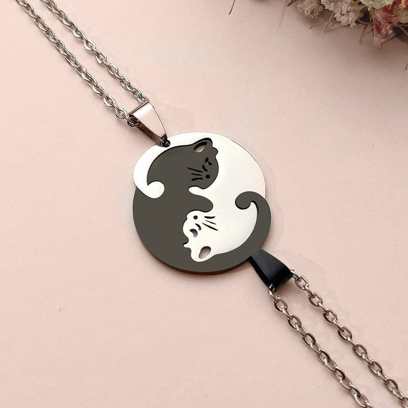 Collar de acero inoxidable con gato yin-yang